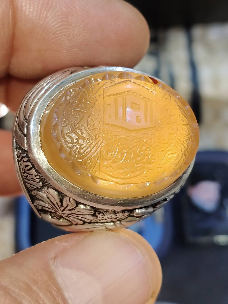 عقيق يماني 175 الف بغداد ***********
