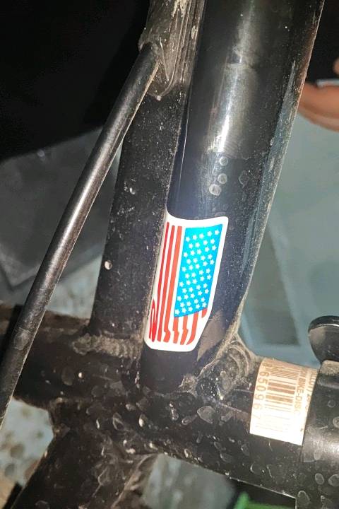 العنوان:الشعب فلكه صباح الخياط
الحجم:26.5
المميزات:بايسكل رياضي امريكي
 كير خلفي8نمر كير امامي 3نمر 
جيد للمسافات الطويله
وايرات دفن 
بريك دسك دهن
التايرات جديده شيمانو و مكينه شيمانو 
دبلات  دهن مريحه جدا 
تم المشي فيه قليلا فقط للتجربه
الهدايا:فدراليه ضوء شرطه مع لايت و جرس طاقه شمسيه و شحن تايب سي ياتي معه سرج مجاني
قابل للمفاوضه السعريه 