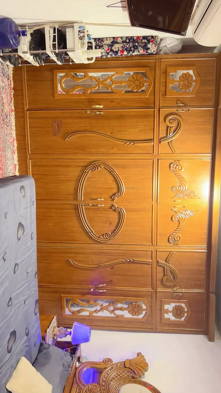 سلام عليكم غرفه نوم مستعمله للبيع مكان بغداد السعر600وبيهه مجال الاتصال***********
