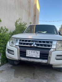 باجيرو حبتور موديل 2015 مكفولة ما عدى وجود شخوط في الدعامية الامامية  ...