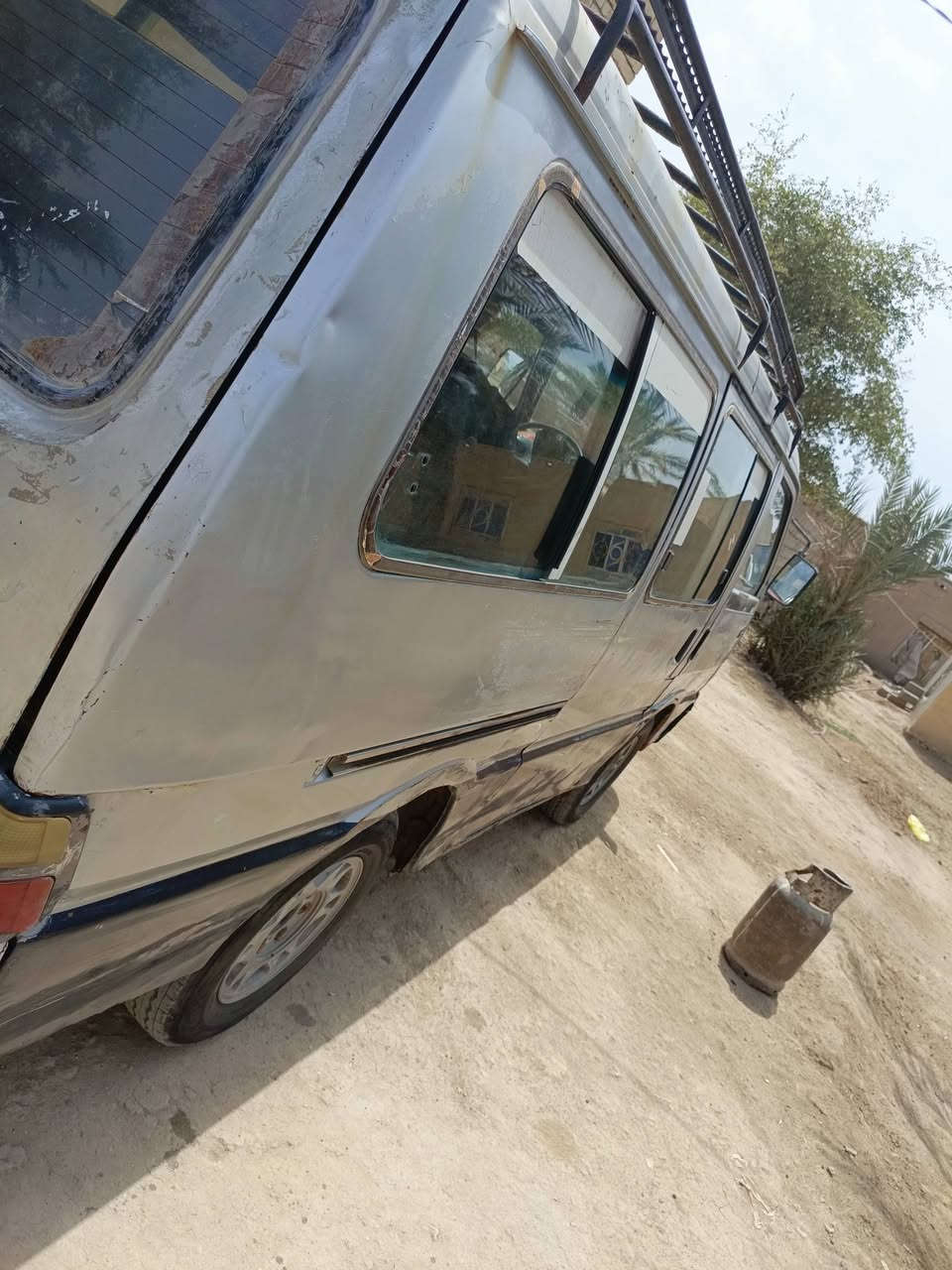 سلام عليكم سيارة كيه بسته ٩٥ البيع سيارة جاهزة تريد تحويل تريد وكاله سيارة كير محرك بم شسواصي كله كفاله ولكشر شوفت عينك العنوان بابل الحمزة الغربي نتصل وبيك خير ودلل   سعر ٣٠ وبيهه مجال ***********
