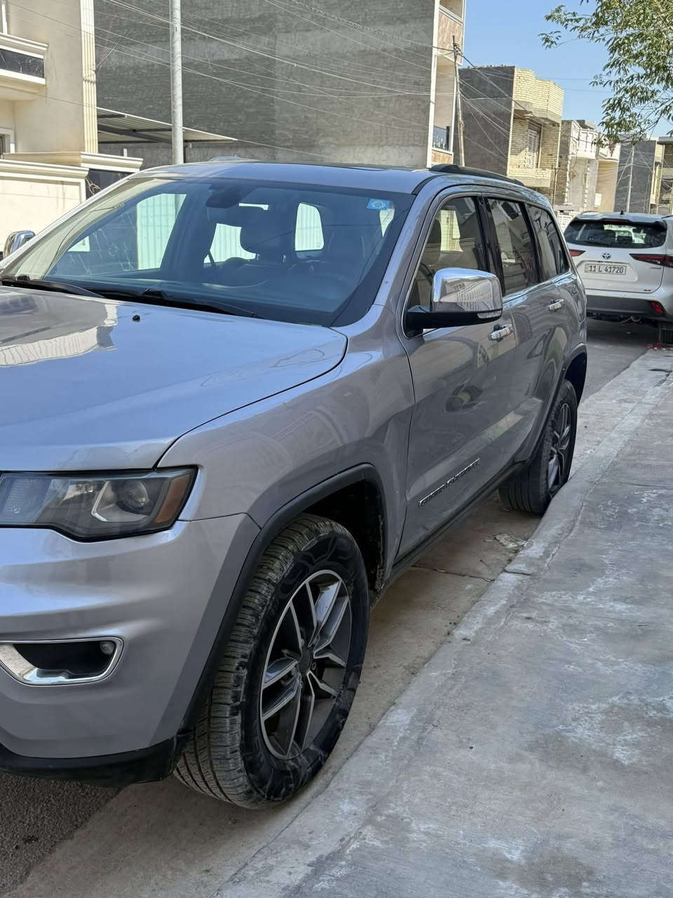 سلام عليكم 
جيب كراند شيروكي 2019 لمتدد 1/1
رقم بغداد تحويل مباشر 
الحادث موضح بالصور + تقرير فحص السونار 
العنوان بغداد الغزالية 
السعر 210 $ وبيها مجال 
ملاحظة السارة جاهزة بدون نقص 
للتواصل *********** اتصال + واتس
