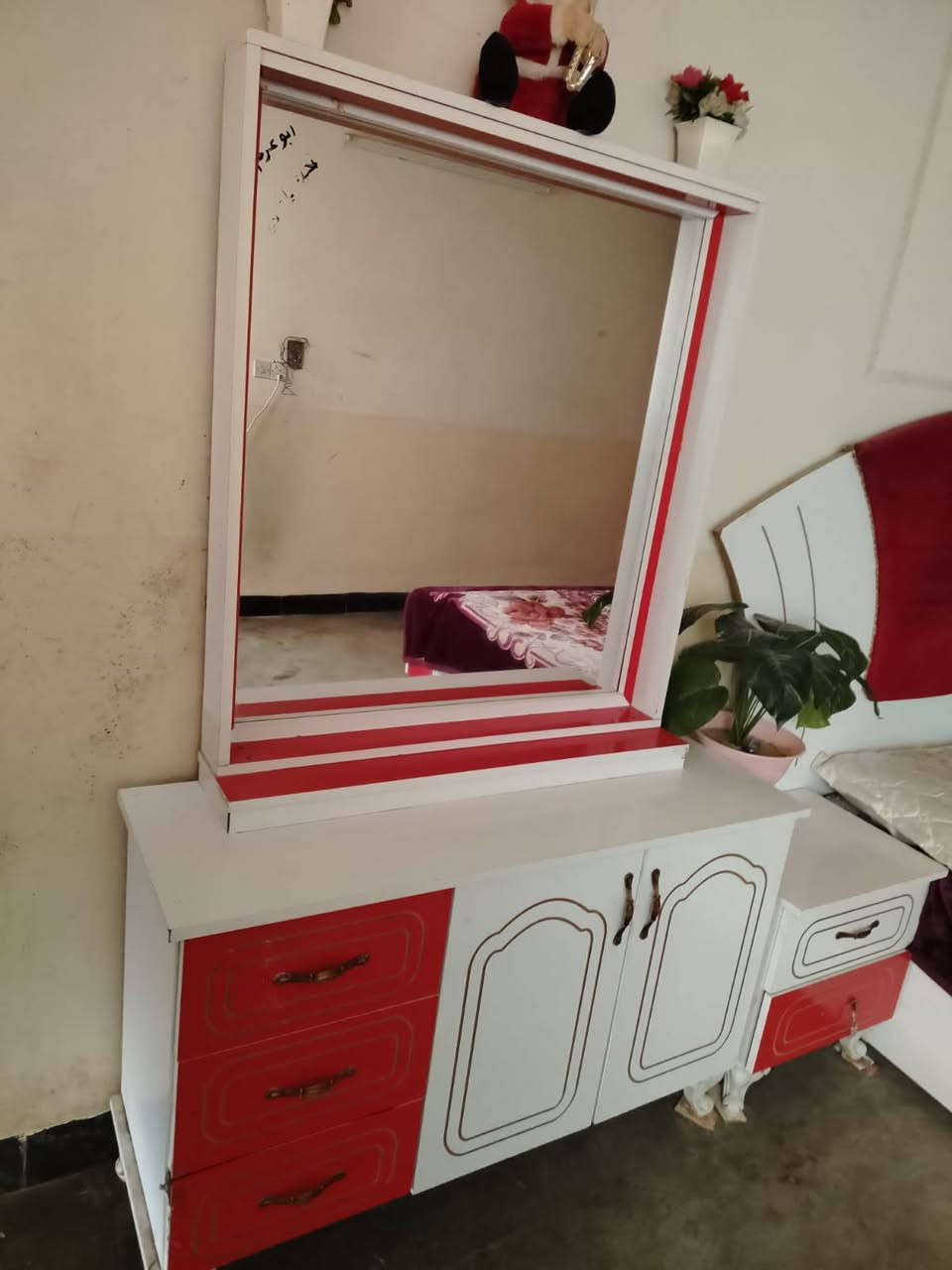 غرفة نوم مستعملة نوع تركي
6 قطع للبيع للاستفتار اتصل على هاذا الرقم 
***********
