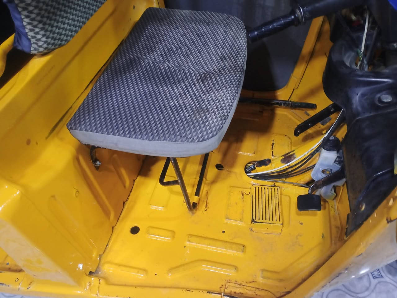 من رخصه لادمن المحترم تكتك 20
جاهزه اي نقص مابيه منك للشارع 
اوراق كامله شركه التاج شرط الترقيم كشر مكفول من الضربه محرك مفتوح 
ذي قار الغراف السعر 4بيه مجال قليل كلش 
***********
