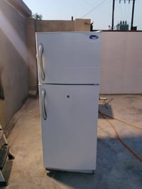 ثلاجة حجم 20 السعر 80 الف للتواصل 07734171781