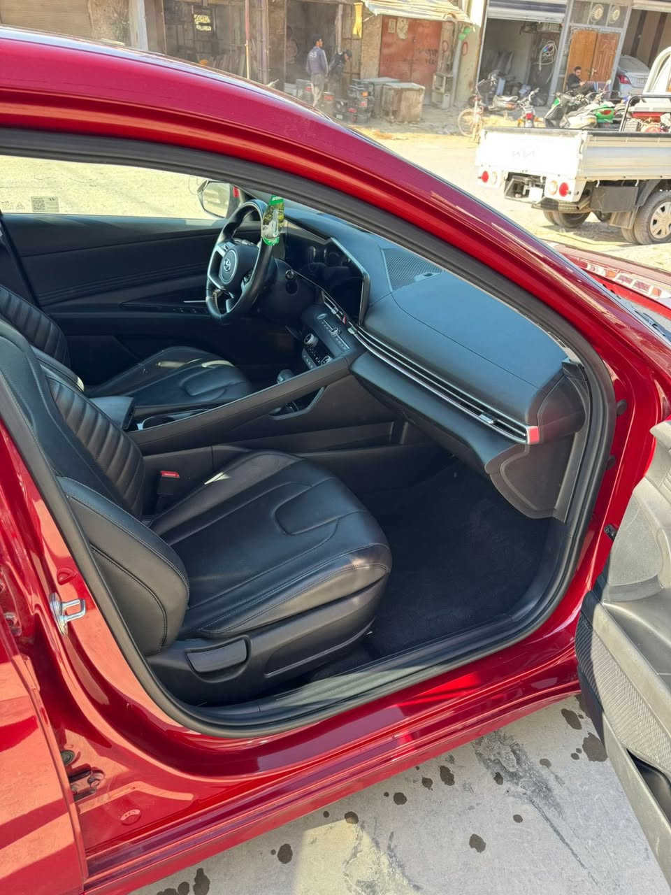 السلام عليكم الانتره مودل 2024 فول موصفات للبيع بنيد بارد بدون صبغ مكان السياره بابل اي استفسار اتصال ***********
