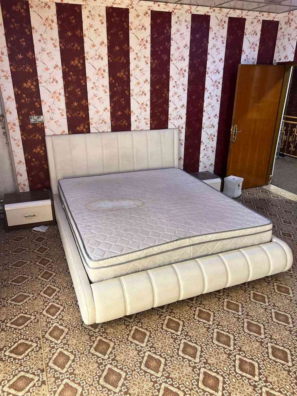 غرفه جديده استعمال شهر ازوج وسافر نضيفه والدوشك وياها مليون ونص وبيها مجال


**إذا كنت صاحب هذا الإعلان وتريد حذفه لأي سبب، رجاءا أرسل رسالة إلى الدعم الفني**