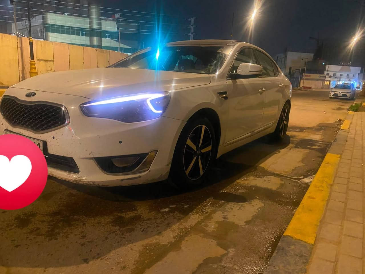 كيا كادينزا للبيع موديل ٢٠١٤ خليجي Vip ملكي
محرك مكفول من تبخير والتنقيص 
كير مكفول 
بانوراما 
نظام ترحيب 
مراي قلاب 
بصمه 
اوتو هولد
حساسات
لايتات شادلها عدسه سعرها ٢٠٠ دولار 
تحكم استيرن فول 
استيرن كهربائي 
كشنات كهربائي 
كشنات تدفئه و تبريد 
كشنات كله جديد  
نظام صوتي انفنتي 12 سماعه 
برده كهربائي ينزل ويه R
مرايه قلاب ويه R
تبريد ثلج قطعتين امامي و خلفي
شاشه 
كامره 
لوحه تحكم خلفي بالتبريد و المسجل 
وباقي كومه مواصفات المعروفه 
رقم اربيل الدولي جديد سنويه لل٢٩ 
سياره بيها ثلاث قطع صبغ وبيها تعمير بلغد جهت سايق وبيها كد اصبعين جوه قبق بانزين صبغ
السياره سعرها ١١٧ وبيها مجال 
*********** 
مكاني بغداد
