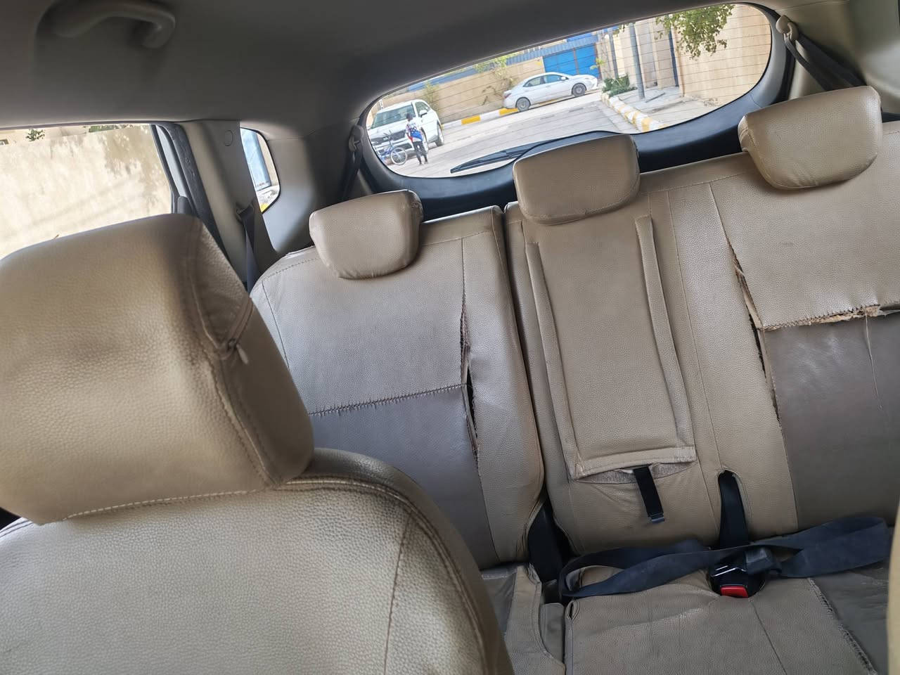 كيا كارنز 2016 للبيع
7 راكب
رقم كربلاء الماني سنويه تنتهي بشهر الثالث
موقع السياره بكربلاء
بيهه شخوط بسيطه و طخه بالجاملغ
منظومة تبريد جديده
منظومة ستيرن جديد
سعر 155
رجاءا فقط الشراي يتواصل وياي....


**إذا كنت صاحب هذا الإعلان وتريد حذفه لأي سبب، رجاءا أرسل رسالة إلى الدعم الفني**