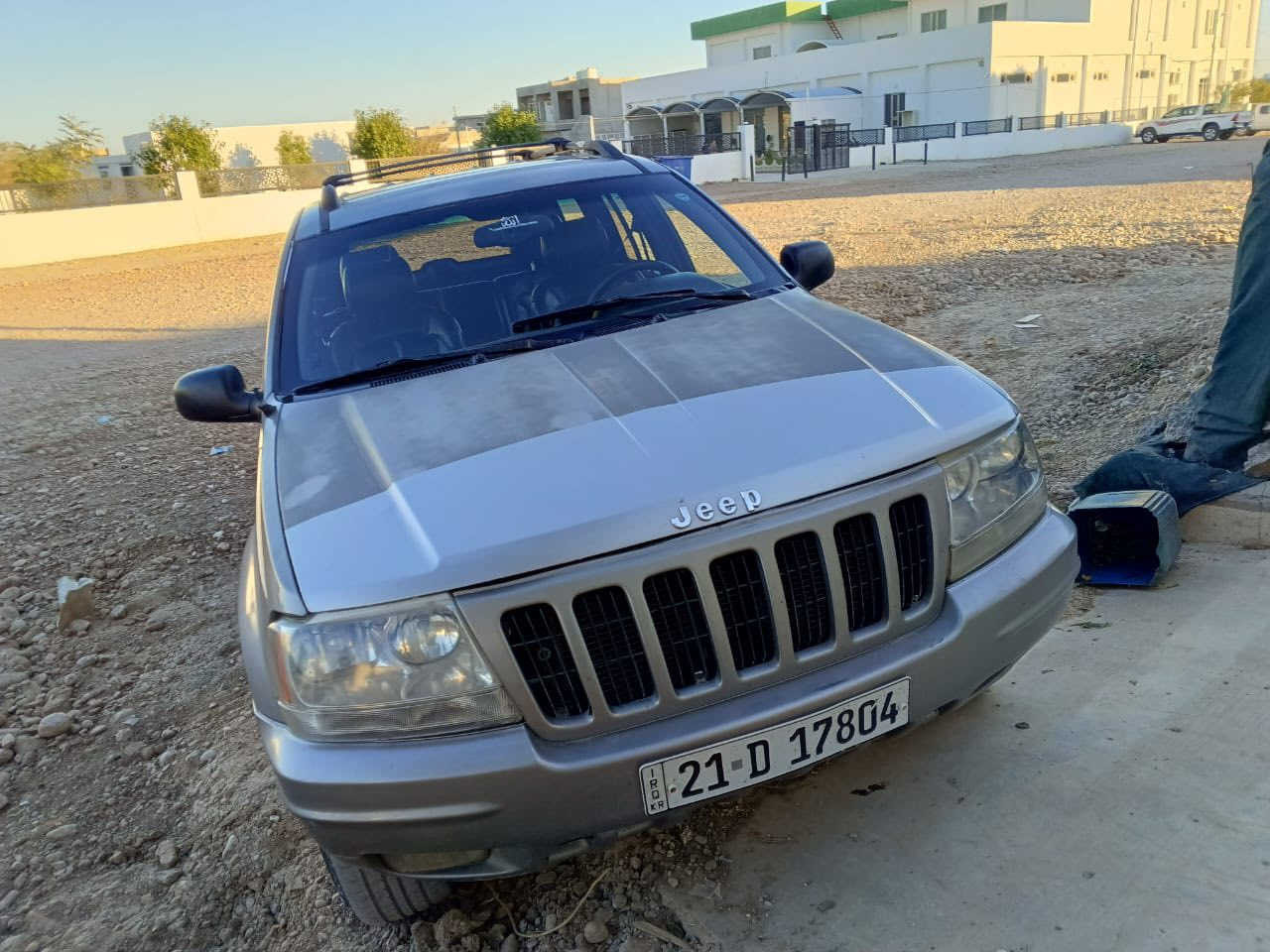 سيار جيب مكفول من حادث بي قطعتين كلير محرك كير  جديد شاد موديل ٢٠٠١سنوي جديد رقم جديد سعر٦٣وبي مجال رقم تلفون امروس اروس ***********
