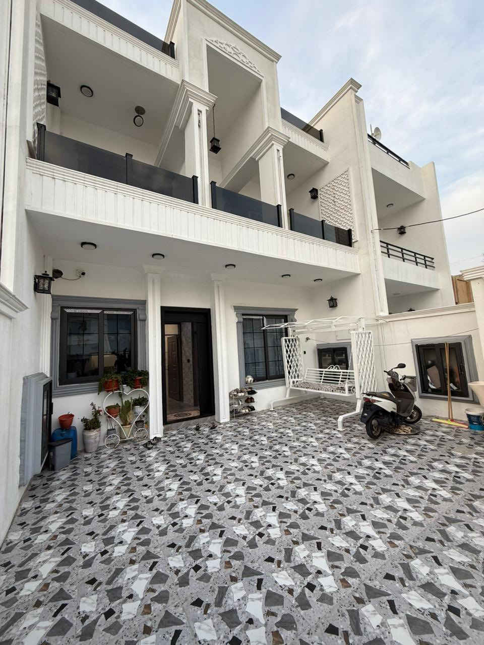 #دار #للبيع  🏠  طابقين طابو ملك صرف موثث  بناء حديث واجهة فلين سقف مغربي نضام دكتات مجهز بطاقة شمسيه بسعه ١٥ أمبير نهارا وليلا 

#المساحة :-   175 متر 

#واجهة الدار :  7  *  25  العمق

#السعر  :-   مراسله الصفحه او واتساب 
                 او الاتصال بأرقام المكتب  ( ***********)           

#الموقع :- كركوك — قادسيه ثانيه مقابل حلويات الشام
      موقع جيد على شارع عريض قريب من كافه الخدمات

#تفاصيل الدار

🏠 الطابق الأول 
 
- استقبال 
- هول
- غرفتين نوم
- مطبخ بارد
- مطبخ حار
- صحيات
- درج داخلي
- كراج سياره 

♦️الطابق الثاني 

- هول 
- غرف نوم عدد ثلاثه 
- صحيات

#للأستفسار الأتصال على الارقام التالية :-

 ***********
   ***********
