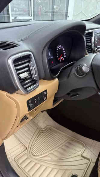 كيا سبورتاج 2018 خليجي رقم بغداد 
محركها.  2000 دوش 
وعدادها 90000 كيلو مو ميل وقابل للزياده
موصفاتها السياره فول للاخير شاشه السبورتاج الكبيره مو الصغيره
 بنوراما 
بصمه 
كرسي كهرباء سايق والصدر
حساسات خلفيه واماميه وكامره خلفيه بلشاشه
صندوق كهرباء
معروفه الفول هيه
السيارة مبينه نظيفه ومتعوب عليها ومابيها نقص صار حادث قبل فتره يمي بسيط تبديل دعاميه تبدلت ونصبغت ولايت اصلي وكاله  جهة اليسره والبنيد بارد بلزاويه مو هوايه بس هذني والباب الخلف الصدر بيها طخه متصلحه pdr وشخص بلجاملوغ الخلفي اليمنه والايرباكات الاماميه طاكه بسبب اني والشخص الكاعد بلصدر لابسين احزمة أمان فطكت الايرباكات رجعت مقاومات وماكو شي مشتغل بلدشبول ابد لا ايرباك ولاغيرها السياره متصرف عليها اي شي جاهزه تشغل وتطلع حتى دهن متبدللها تشغل وتطلع وتدعيلي والسياره بأاسمي بنفس الدقيقه عقد مروري وحجز حتى ابصملك
واي واحد يريد صورة الحادث راسلني وتدلل
مكان السيارة المنصور 
***********
سعرها 17800 دولار وبيها مجال حلو بغداد
