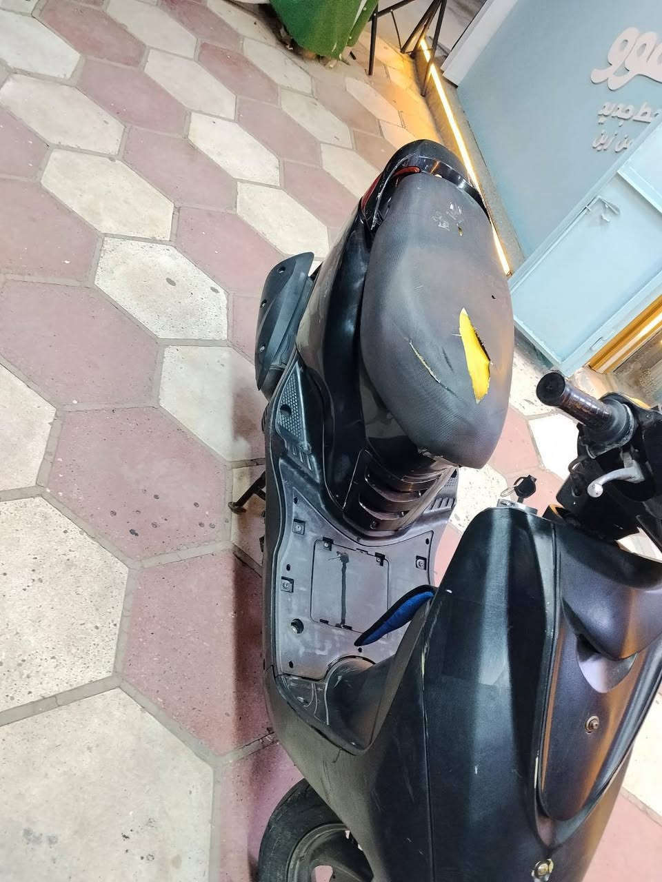 السلام عليكم دراجه بريز مال رمبة للبيع جديدة حلوة كل نقص مابيه السعر ٩٠٠ وبيها مجال المكان بغداد المنصور الداودي اتصال *********** واتساب ***********
