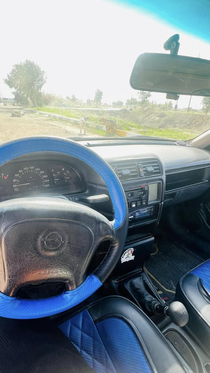 السلام عليكم
اوبل 1993محرك لاصرف ولابخار  رقم اربيل سنويه ل2030 لون نيلي سياره بعدها ع بلاد فتحه سقف جام كهربا لاتعمير  ولاصبغ 

رقم ***********
