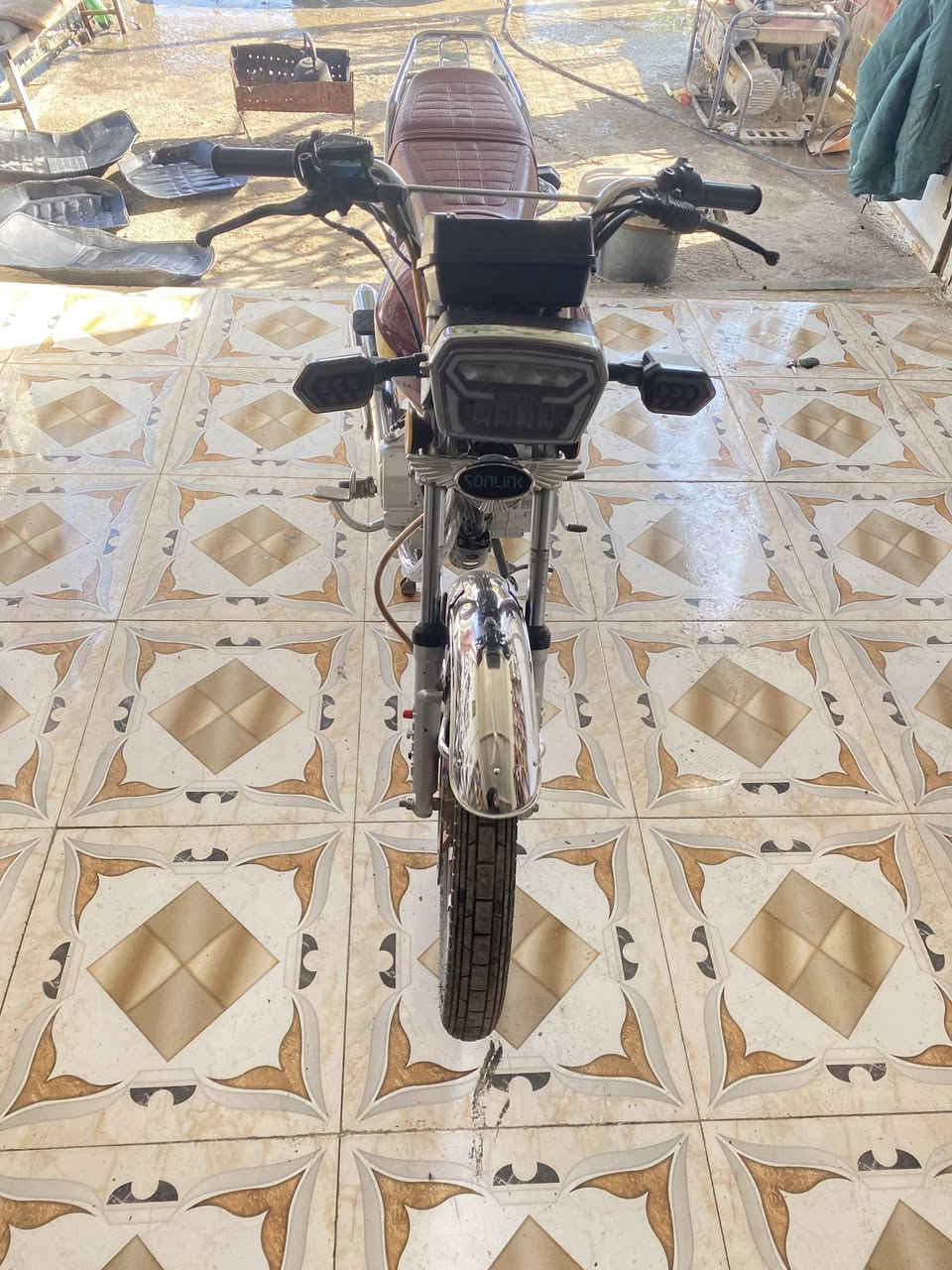 سلام عليكم سيفان ٢٤شكل ل٢٥دراجة مكفولة من كلشي اوراق كاملة سلف هند اشابر لايت بك لايت سعرها٧٥٠وبيهامجال حك جية مكاني ديالى خالص هبهب ***********
