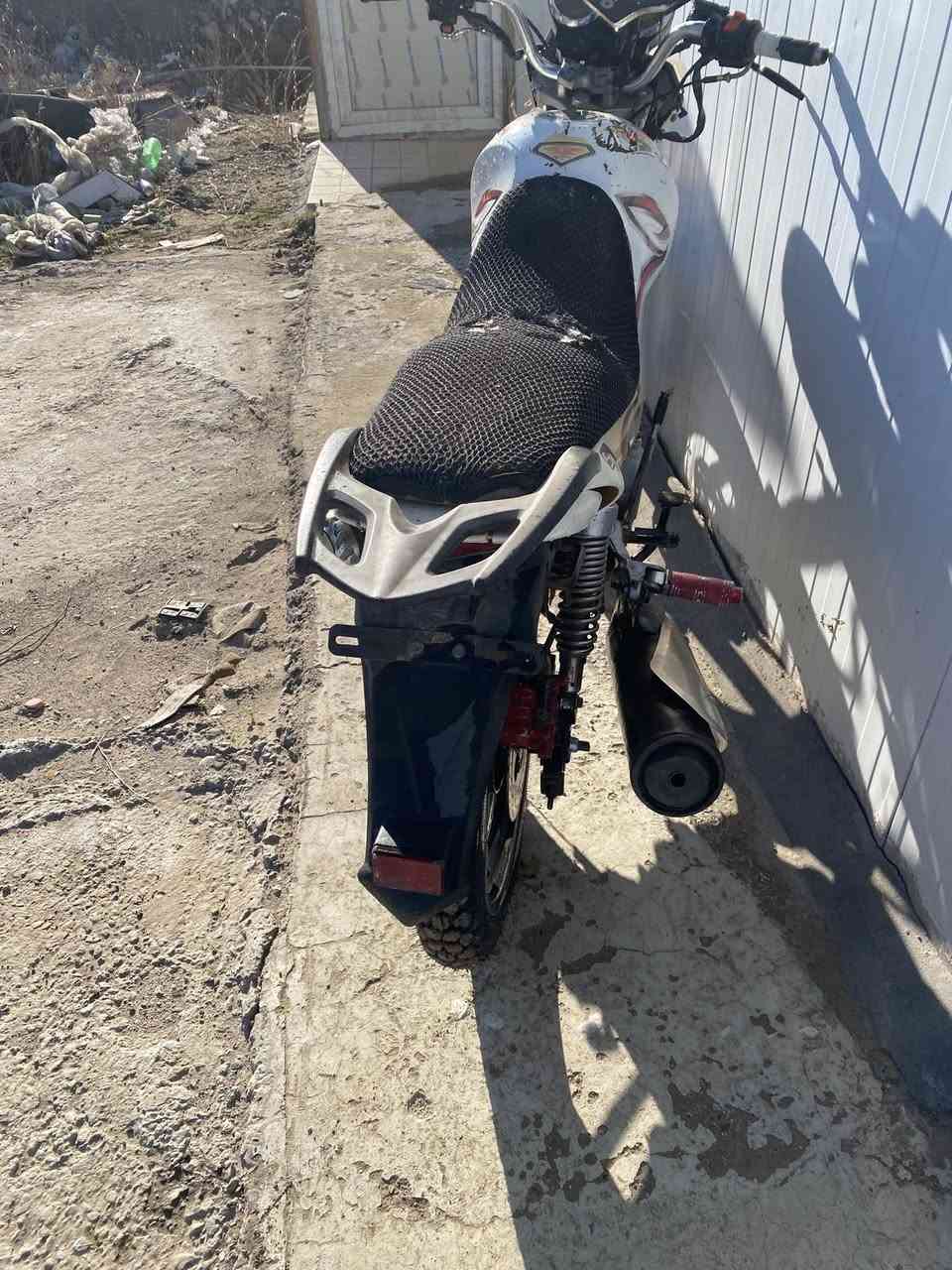 ماطور للبيع شغال تايرات جدد بدلتهن محرك كير شرط السعر 225 وبيه مجال ***********
