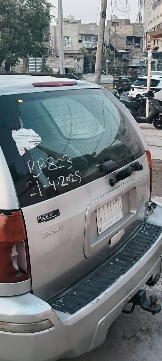 السلام عليكم ازوزه 2008 كير ومكينه جديد حاويه مصبوغه حزام لجماليه اثر جراد السعر 70 وبيه مجال لطيبين  الهاتف ***********.    *********** المكان بغداد حي اور
