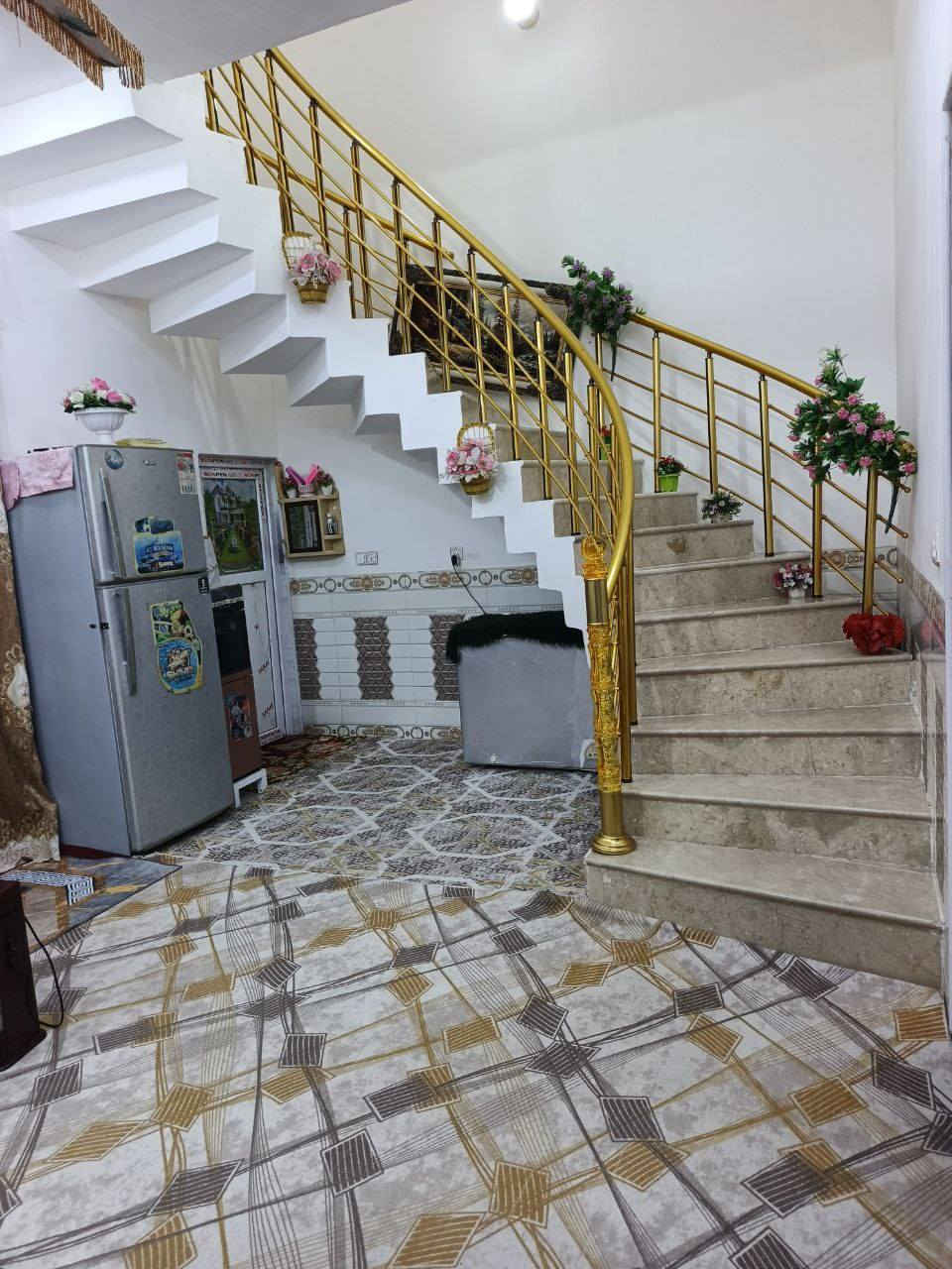 سلام عليكم دار للبيع مساحه 200 متر في نهاوند خلف معمل البلاستك على شارع عشرين كامل الخدمات 
(الاستفسار على الرقم ***********)
