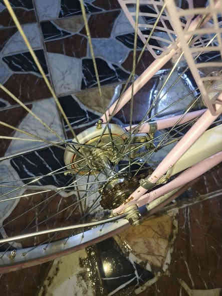 بايسكل ياباني حجم 24 والسعر 60 وب مجال التواصل على هذا الرقم
***********
