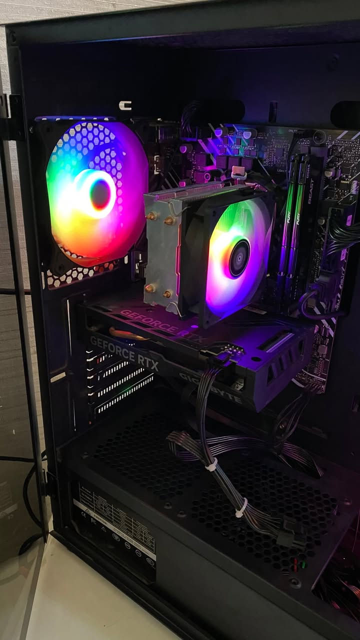 السلام عليكم
Core i5 13400f
Cooling : مبرد هوائي
RTX 4060 8g OC EDITION gigabyte 
RAM : 16 8*2 3200 Kingston 
M.B : Asus h610m d4 
SATA : m.2 Nvme 512 WD
PSU : 650W
كيس اسود اربع مراوح RGB
السعر مليون و 75 الف
مكاني بغداد البلديات متوفر توصيل 🚚 
***********
