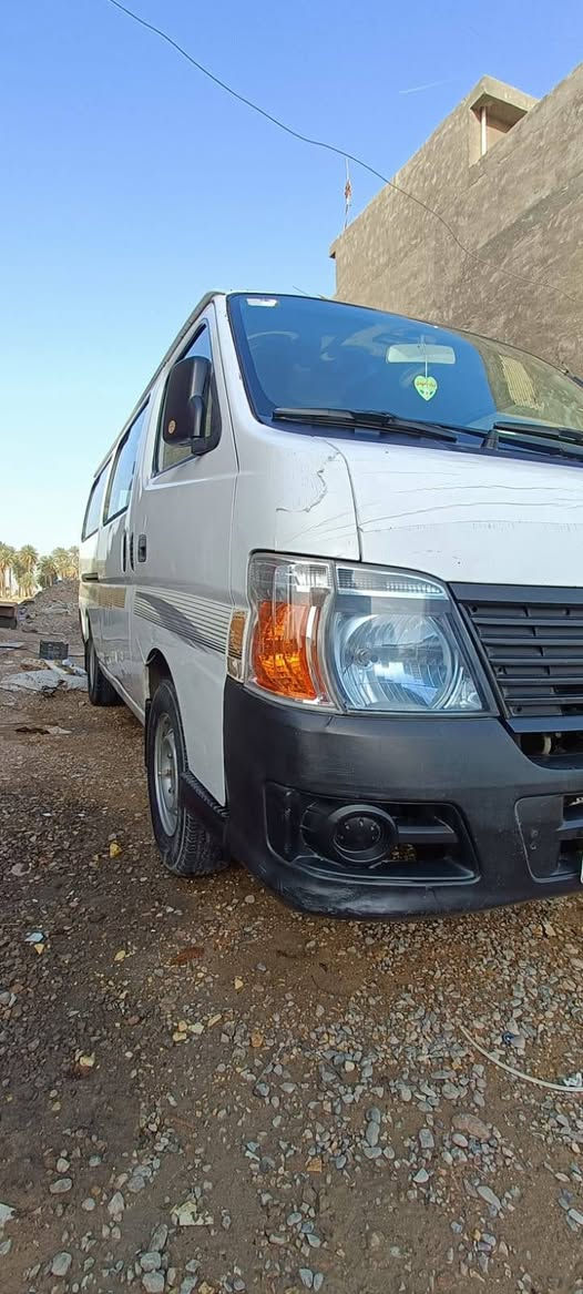 للبيع موديل 2009 مكينه مال حاويه سنويه ل ٣٠ مصفره مكان بغداد ***********
