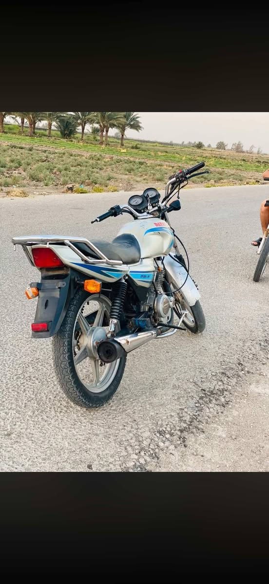 سلام عليكم دراجه دايوان عظم البيع نضيفه وخير من الله شلعه ومعدل مكاني بابل ناحية النيل قرب سيطرة الاثار*********** خاص مفتوح
