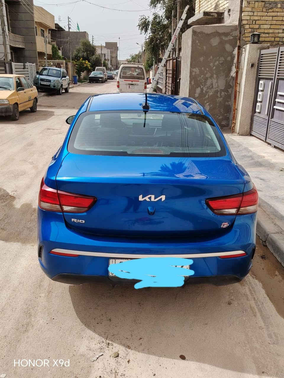 السلام عليكم كيا ريو موديل 23 بدون ايرباك رقم بغداد ماشيه 61ميل  فول مواصفات نظام سبورت كاميرا دوارةالسيارة   .رقم ه. *********** 
السياره بسمي
