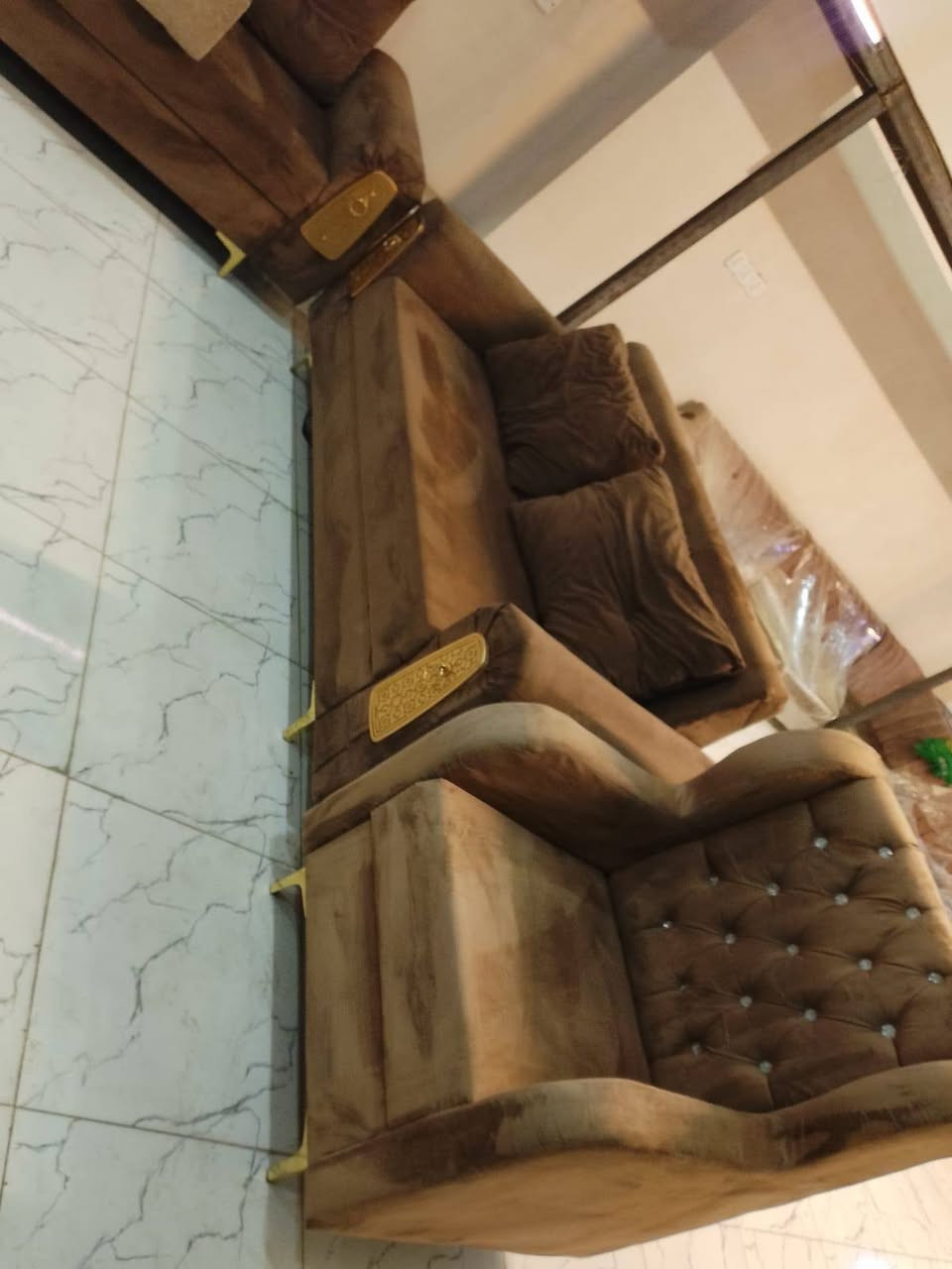 السلام عليكم اخواني واخواتي مبارك عليكم شهر رجب الاصب بمناسبة أعياد رأس السنة يعلن مجمع الاخوين للاثاث المستخدم والجديد عن تخفيضات كثيرة أسعار مناسبة في التخامة والدوواوين التركية القوية العنوان شارع ٣٠قبل نهاية الشارع ***********
