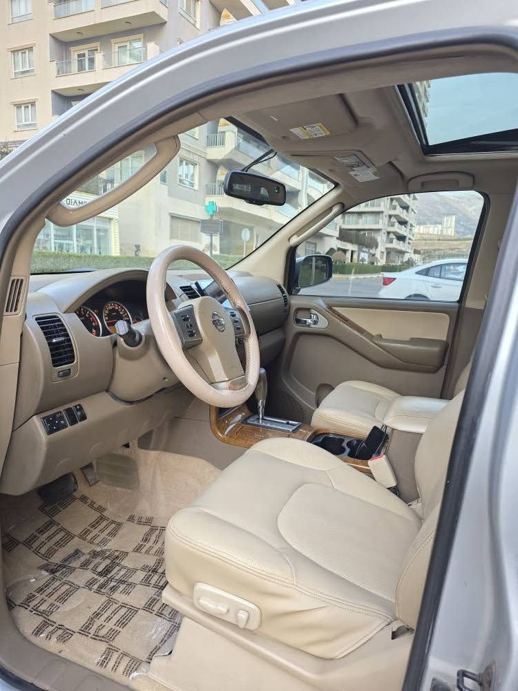 نیسان پاسفایندەر  ٢٠٠٧  خلیجی LE فول مواسەفات ئۆتۆماتیک دەبڵ ئەکسل ABS سڵاید سوکان ڤۆلیۆم تەحدیدسرعە کوشن میمۆری جلدوکارەباوهیتەرفۆڕمیکا سێ ڕیزکوشن تەبریدمەرکەزی سەنەوی تا ٢٠٣٠ تازەیە [ یەک چەمەلەخی پێشەوەی سەکن بۆیاخە هیچ دەعمولێدراوی نییە تۆزێ وردەشوختی هەیە ] مەکینەی نه کراوەتەوە گێڕومەکینەوتەحویل وغەرامە بەشەرت سیعری 💰 ١٠٤ 💰 گەڵاومعامەلەیەکی زۆرکەم...لەسلێمانیم گەڕەکی ڕاپەڕین...
☎️ *********** ☎️ *********** ☎️ السليمانية, العراق
