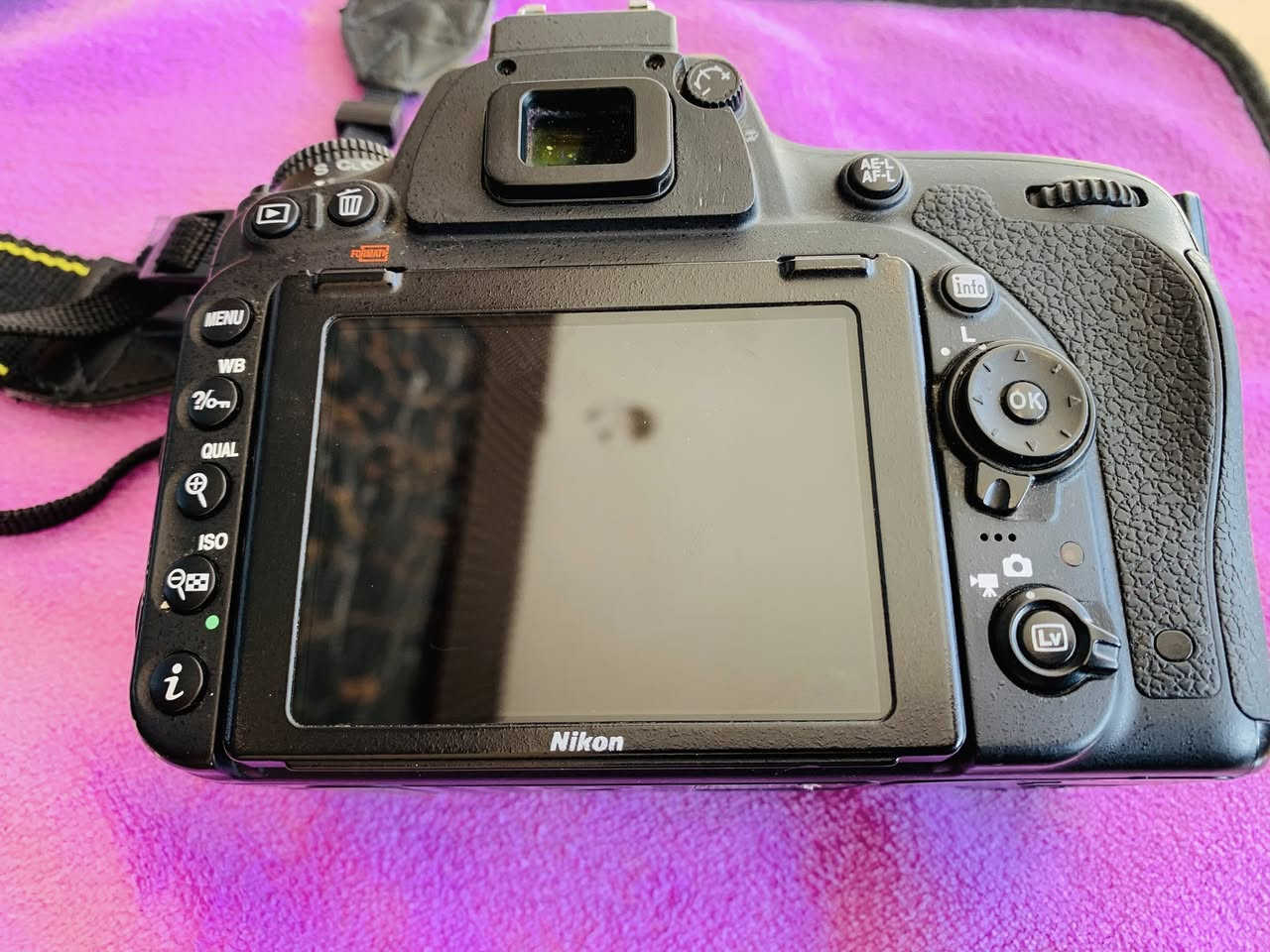 كاميرا نيكون 750فول فريم كامره اخت الجديده نضافه٩٥  للبيع. ملحقاته عدسه140/18 شاحنات عدد٢ بطاريات عدد ٢ جنطه. حزام كتف

ميسان 
***********
