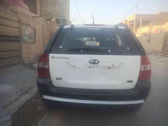 سيارة كيا سبورتج موديل 2006 وارد خليجي مكفولة ...لون ابيض ...كفالة عانة..تخم تاير... رقم واسط انكليزي...هزة جديدة 2025....***********....قاسم ابو محمد
