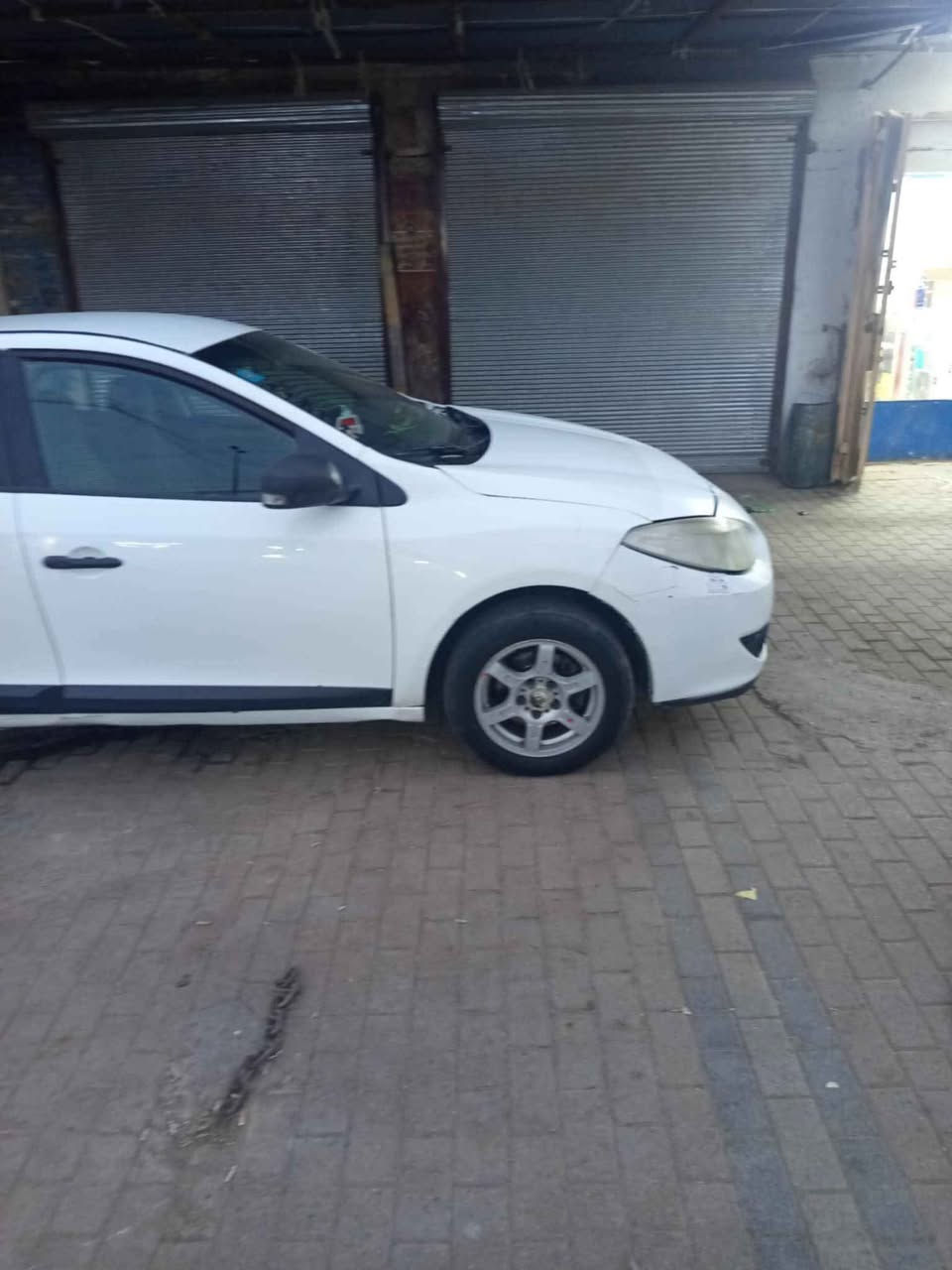 رينو فلاونس 
2012
رقم بغداظ انكليزي نضيفه 
نقص تبريد ودعاميه تعبانه 
بيع بسعر مناسب لشراي رجاءا الشراي يدخل لمو شراي ليدخل
*********** واتساب بغداد, العراق
