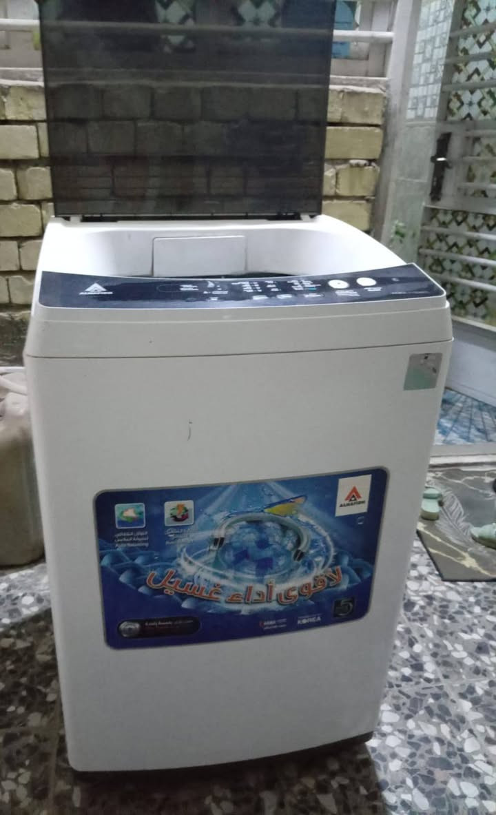 السلام عليكم 
غساله اوتوماتيك الحافظ 11 كيلو كلش نظيفه استخدام قليل السعر 250 الف وبيها مجال لشراي المكان شهداء البياع بشارع مدرسه الصقور الاهليه هاتف *********** وبي واتساب
