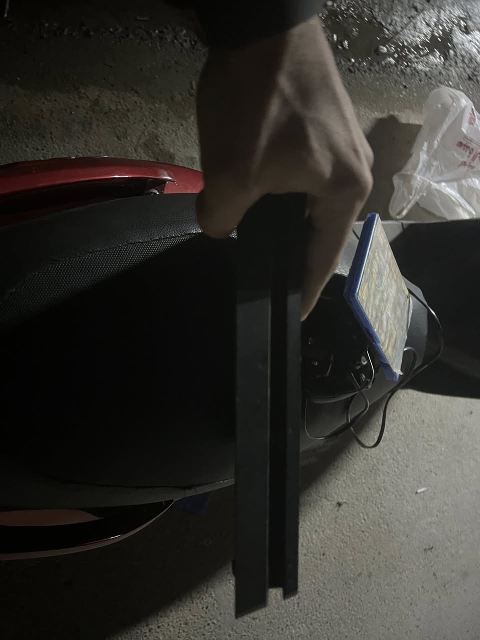 بلي فور سلم اولاين نضيف 100/100مع قرص جيتي اي وقرص ما اعرف اسمه مع جوستك وحده سعر 275وبي مجال راسلني خاص او عل رقم ***********
