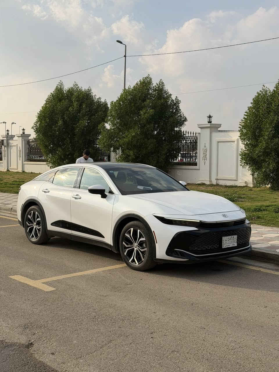 السلام عليكم للبيع ‼️‼️‼️
كراون موديل 2023 وارد امريكي لمتد
جاملغ امامي ايسر وربع دعامية صبغ بدون ايرباك 

للاستفسار واتس اب   : ***********
العنوان : بغداد / المنصور
تقرير السيارة مرفق مع صور
