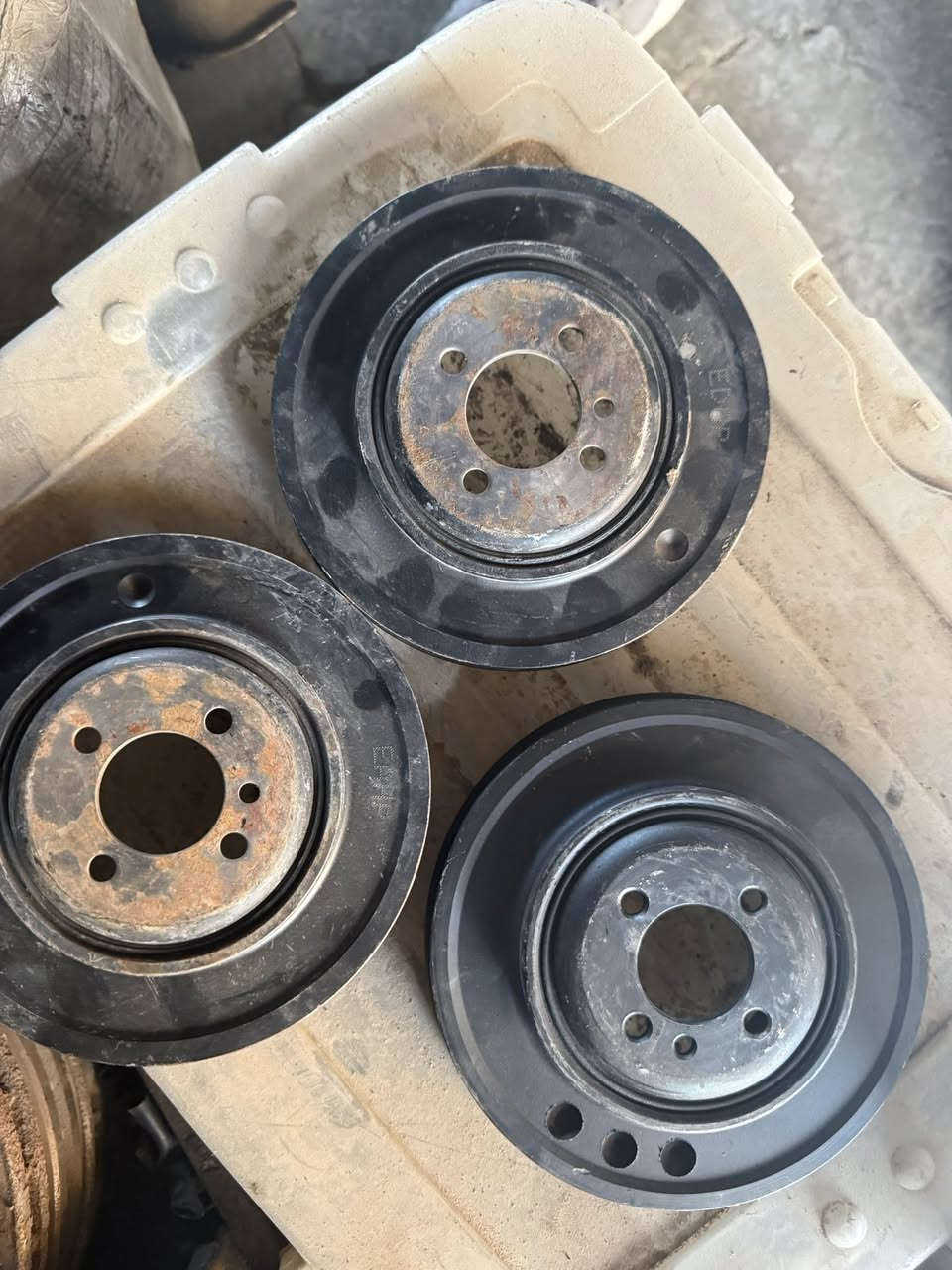 سلام عليكم  
1دبات سوناته 2+النتره 
2رافيو سوناته التراه
3بلي راس كرنك النتره 
4كبريسر تبريد النتره سوناته
5دعميات سوناته التراه مامي خلفي 
6دينمو سوناته 2النتره 2005

كميه خير من الله 
***********
