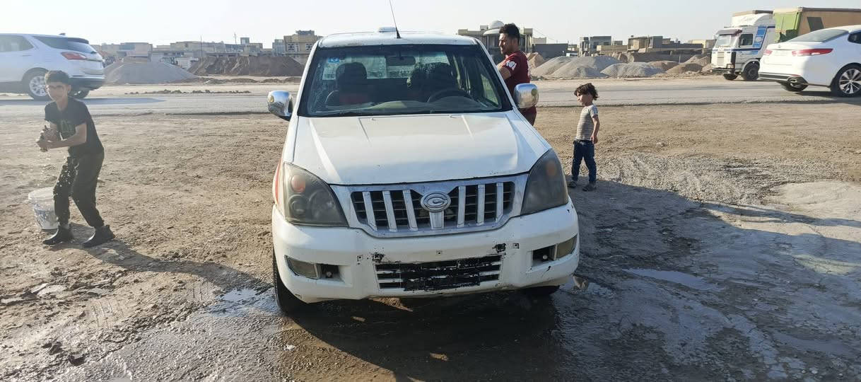 السلام عليكم
سياره للبيع النوع بي كم 

سياره ارقام نكلليزي 

باقي المعلومات انتصال عله رقم 

***********
