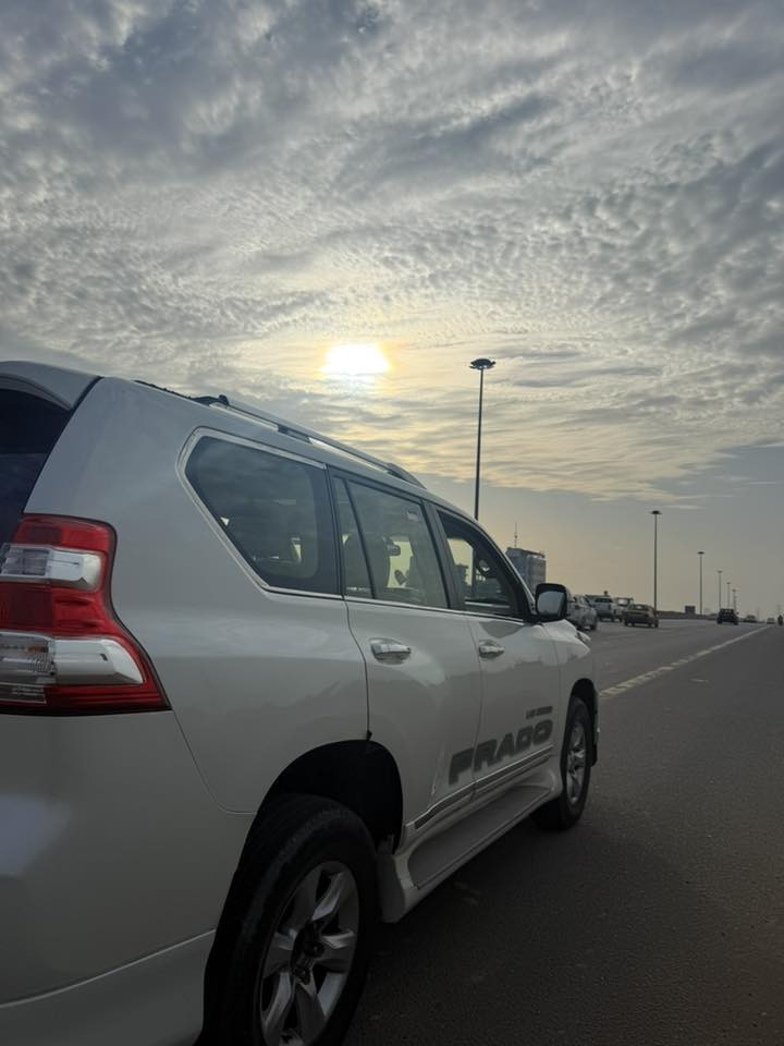 السلام عليكم برادو للبيع موديل2014ماشية164 الحالة بيها قطعتين بارد وباب الخلفي مبدل مواصفاتTX.Lفول ومبدل منضومة تبريد كاملة المكان المنصور ***********
