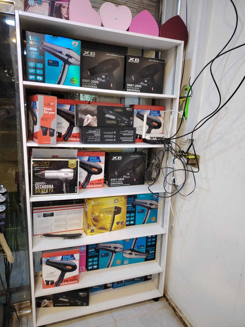 للحجز والاستفسارات وتساب ***********. ***********.  حي العامل شارع المستوصف قرب صيدلية الساقي. أهلا وسهلا اصدقائي الاعزاء. حي العامل. شارع المستوصف قرب صيدلية.
