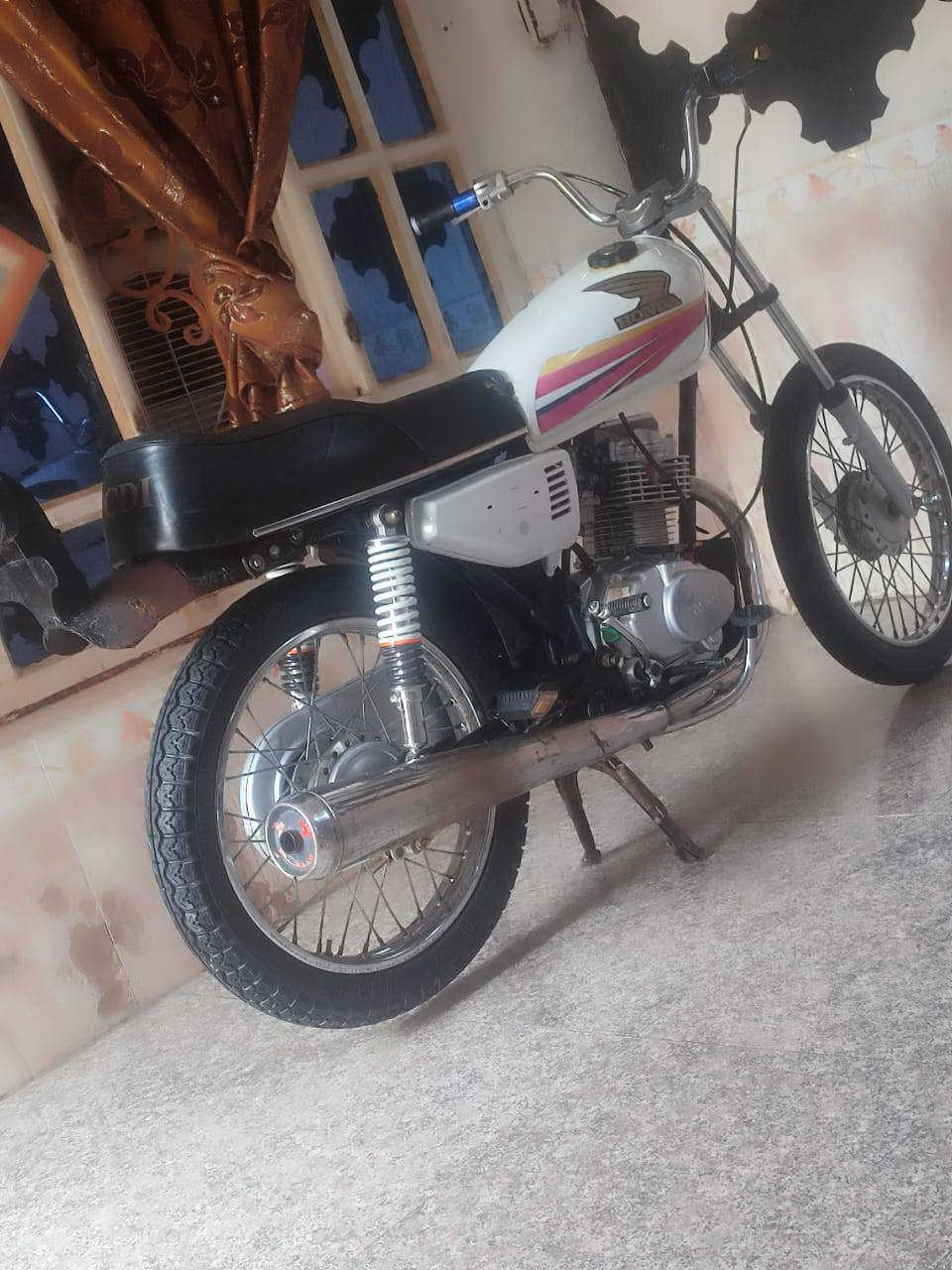 سلام عليكم دراجه لبيع مديل 20 نامه شلامجه تعمير 23 مكينه نامه سعر  900 ؤبيه مجال قليل ؤاثه رقمي ‏‪***********‬‏
