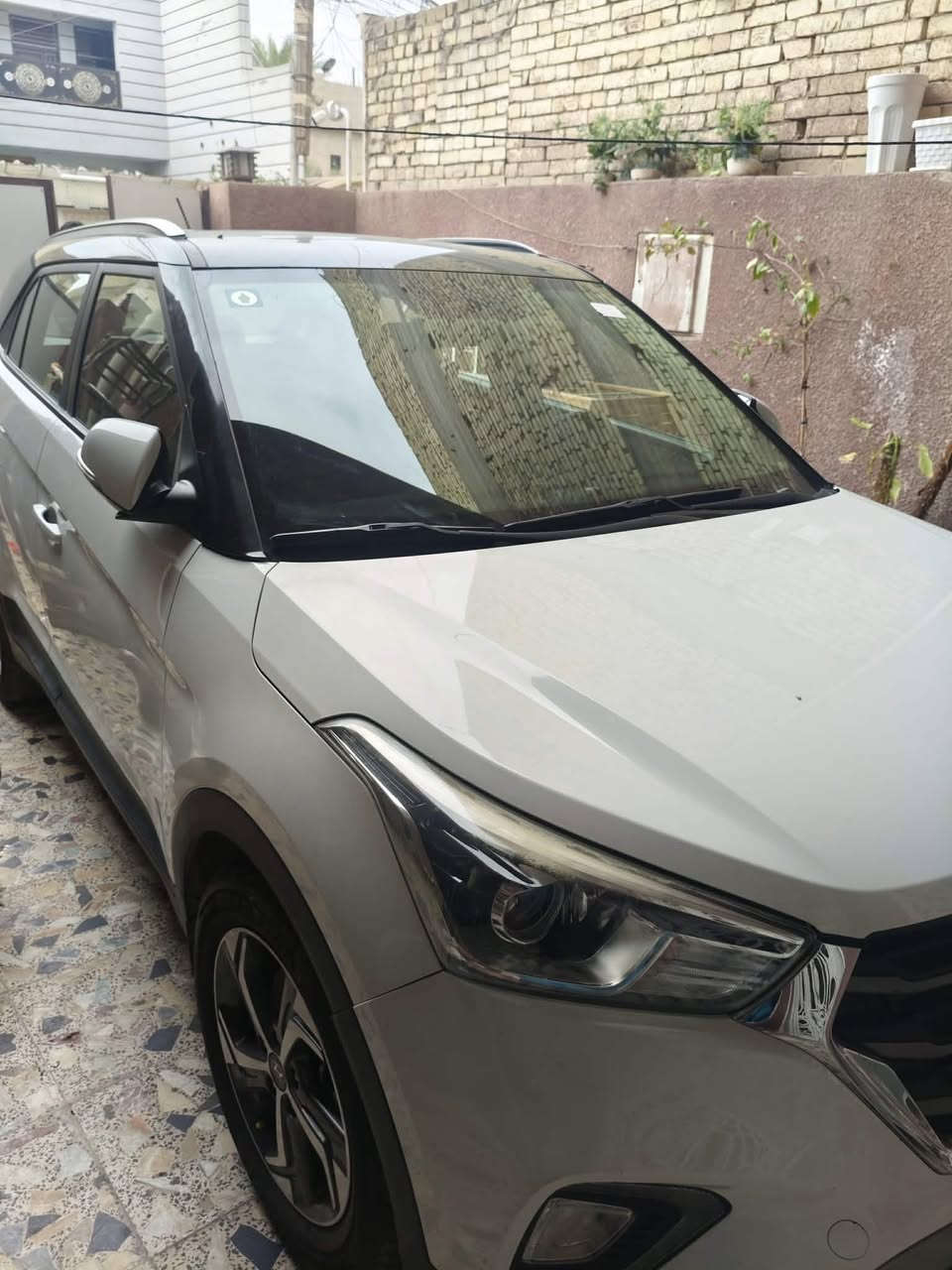 سلام عليكم
هونداي كريتا للبيع موديل 2020
تو كلر. بانوراما 
محرك 1600 دوش 
مكفوله من الصبغ والضربه فقط باردات ثنين بلهلال مال جاملغ صغار 
ماشيه 67  كيلو 
سياره جديده عليها ادامه تخم تايرات جديد بلكات جديده باتري جديد 
سياره نظيفه شخط مابيها متصرف عليها ولا ربع 
رقم جديد الدولي بغداد سنويه جديده وهزه جديده باسمي السياره 
السعر 140 وبيها مجال للطيبين 
مكاني بغداد شارع فلسطين 
***********
