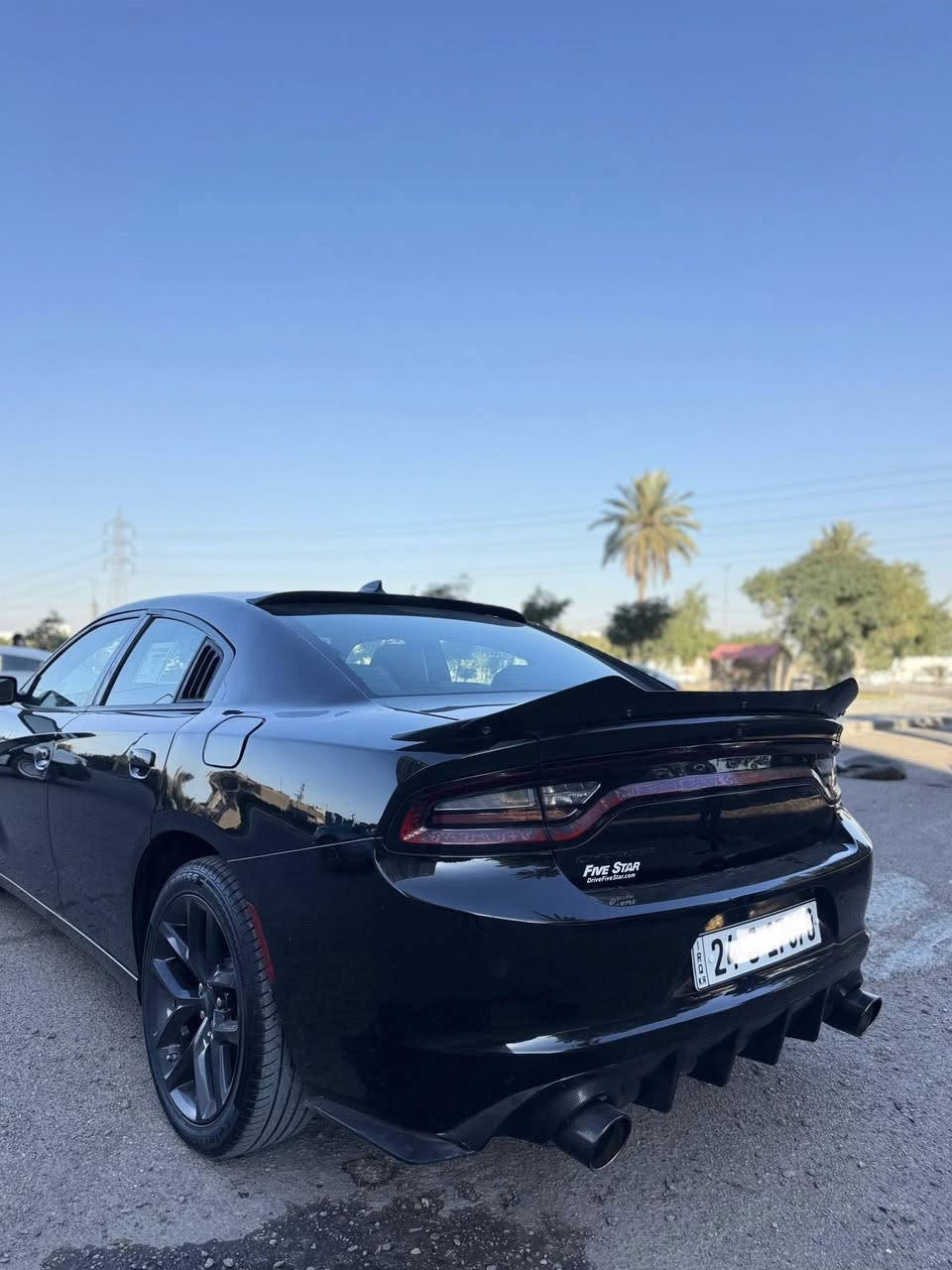 جارجر موديل  2022 رقم شمالي دهوك باسمي
سنويه هزه جدد مكينه 6 سلندر 

السياره فول عدا الفتحه 

كراسي حار بارد
سترين تدفئه وكهرباء 
سماعات الباين
مري جانبيه تدفئه وارادر 
ويل 20 بلادي 

حادثها جانبي صفحه السايق بجمها كبس بدون دواخل 

السعر 197 ورقة 

مكان السياره بغداد حي الاطباء

***********
