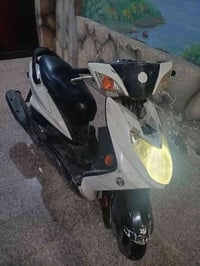 داجه سكنس فحل دراجه مستعمله الكفرات الخلفيه نضيفه الاماميه تعبانه ويحت...