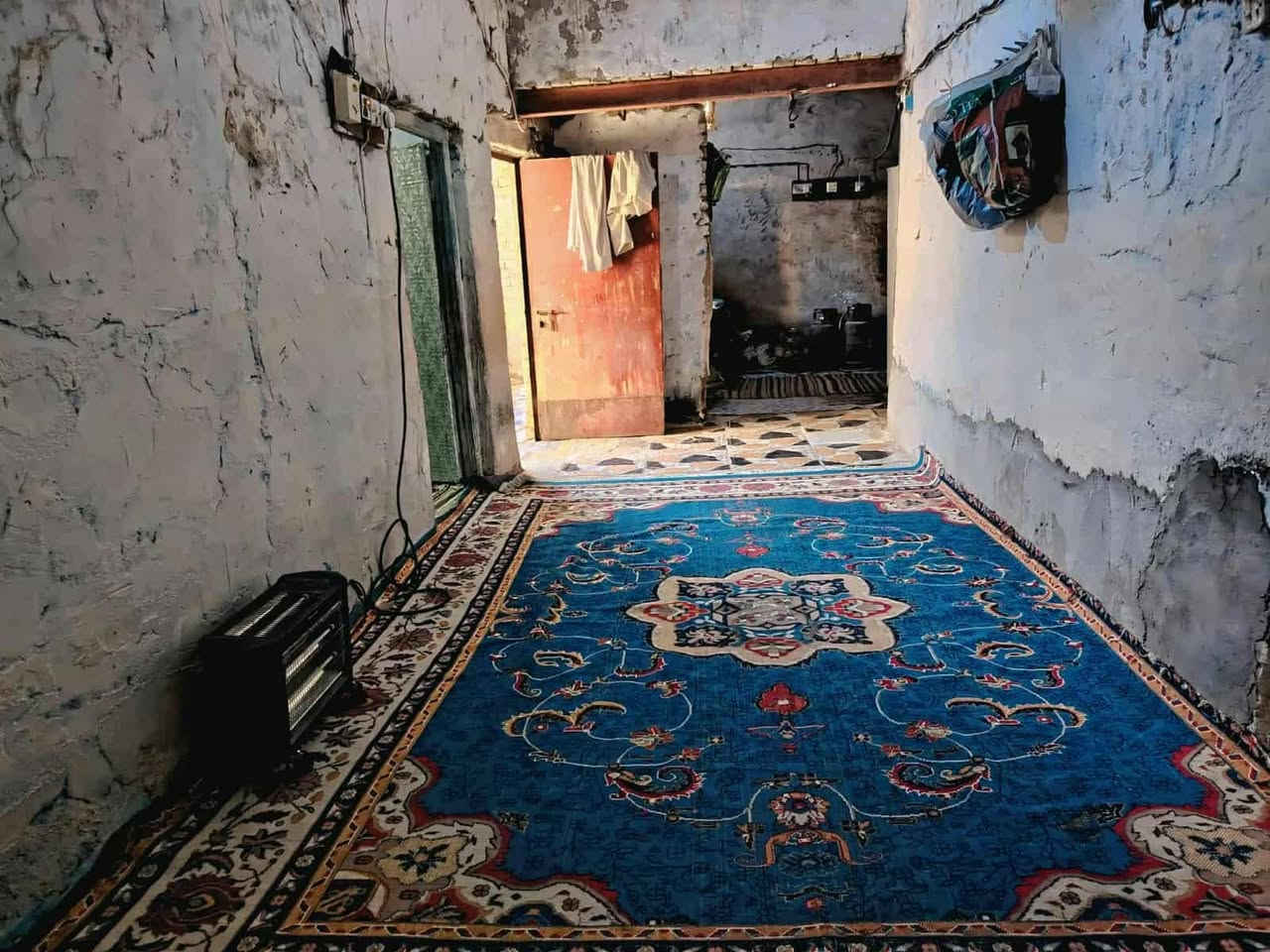 بيت حوآسم 200م قابلة للتطويب الموقع الشيشان الثانية شارعها تبليط قريبة على الاسالة خلف دائرة قطع الاراضي النقل جديدة. ب11وبي مجال شراي يتصل ***********
