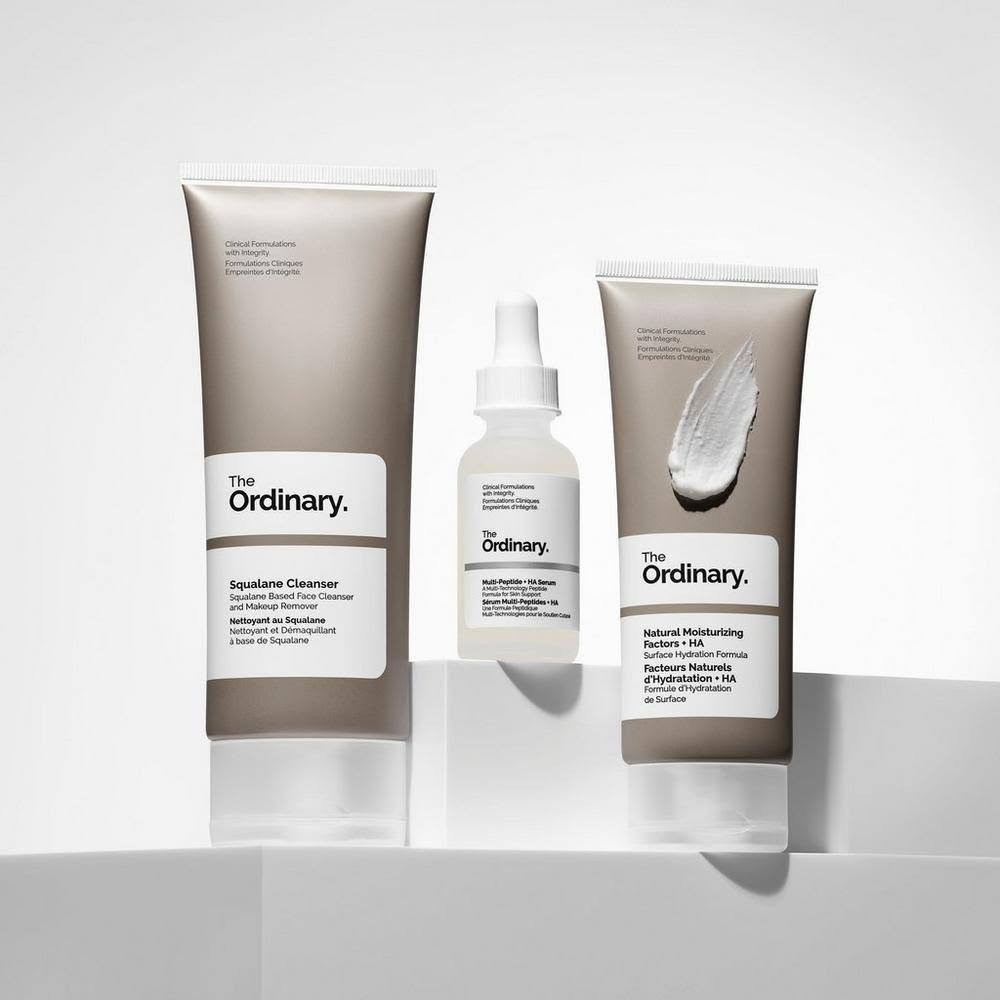 جديد ⚡️⚡️☀️☀️سيروم واقي شمس UV Filters SPF 45: خفيف الوزن، سريع الامتصاص، يوفر حماية واسعة النطاق للبشرة.
واقي شمس معدني Mineral UV Filters (SPF 30): يعتمد على فلاتر معدنية (أكسيد الزنك وثاني أكسيد التيتانيوم) ومضادات الأكسدة.إذا كنت ترغب في رؤية القوام الفعلي لواقي الشمس وطريقة دمجه على البشرة لتجنب أي أثر أبيض
طريقة الاستخدام: يُرج جيداً، ويوضع كخطوة أخيرة في روتين العناية قبل التعرض للشمس بـ 15 دقيقة.
المميزات: تركيبة بيضاء خفيفة غير صبغية مناسبة لجميع أنواع البشرة، يسهل دمجها مع مستحضرات المكياج.

للطلب واتساب ***********
متوفر توصيل لجميع المحافظات
