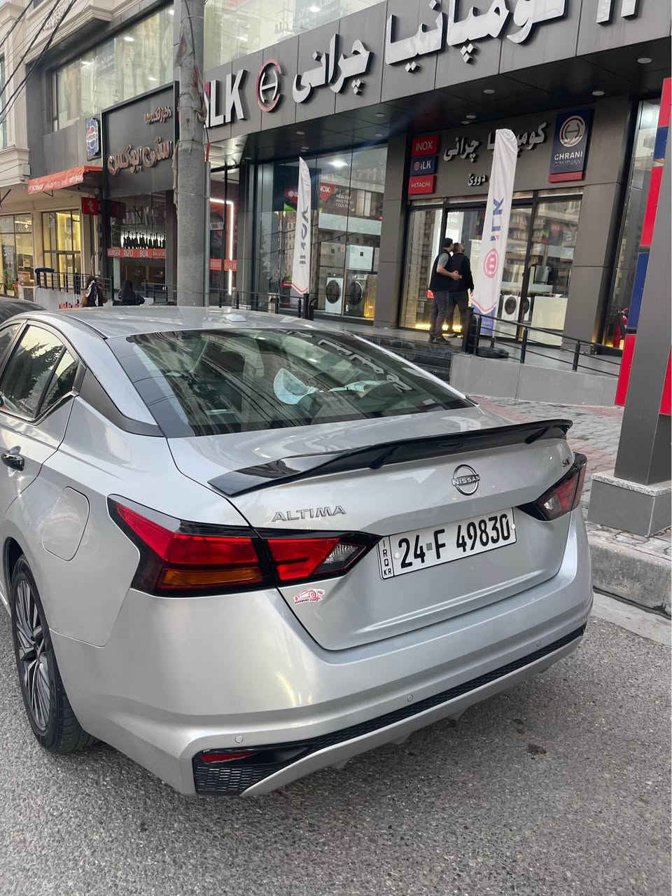 التيما 2023 SV 
السيارة ماشية85 مايل
السعر155 ومعاملة
المواصفات معروفة
السياره بيها قطعة صبغ وشبر بوند وشبر جاملغ تعديل بارد وتعديل بسيط بالهلال رقم الشاصي واضح
متواجد دهوك-موصل
التواصل:*********** دهوك, العراق
