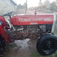 سلامو عليكم هاي فوركسن انكليزي حجم 240 مكينه شغاله كلشي ماوراه ول مكين...