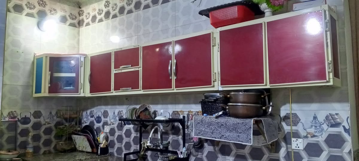 كاونتر للبيع ٣ونص متر وزاوية ٨٠ وملحق على طولة تسكام الاتصال على الرقم ***********
