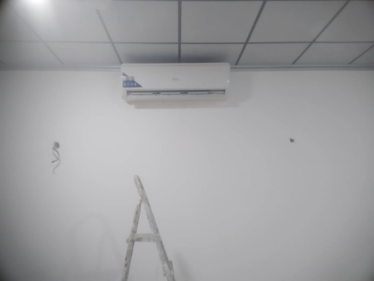 السلام عليكم ورحمة الله وبركاته
نصب سبالت 
حل او شد سبالت 
غسل سبالت 
اضافه غاز او ادامه وتجهيز سبالت 
موجود سبالت ماركات مشكله نضيفه بلادي 
***********
