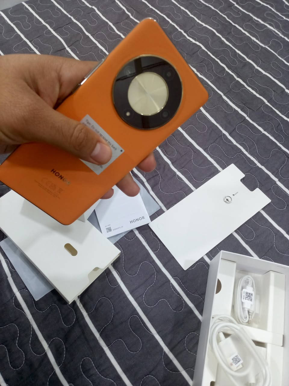 X9b 5G Honor 
هونر رام 12 ذاكره 256 مالك اول للجهاز استخدام قليل النظافة ممتازه ويا كل غراضه الاصليه السماعة لم تستخدم وكيبل الشحن مامستخدم للبيع العنوان  بغداد اليرموك السعر270 الف
 ***********
